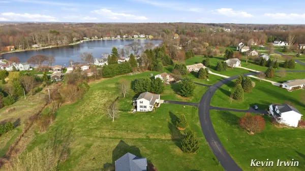 $529,900 | 7233 Russet Trail Northeast, Rockford, MI 49341