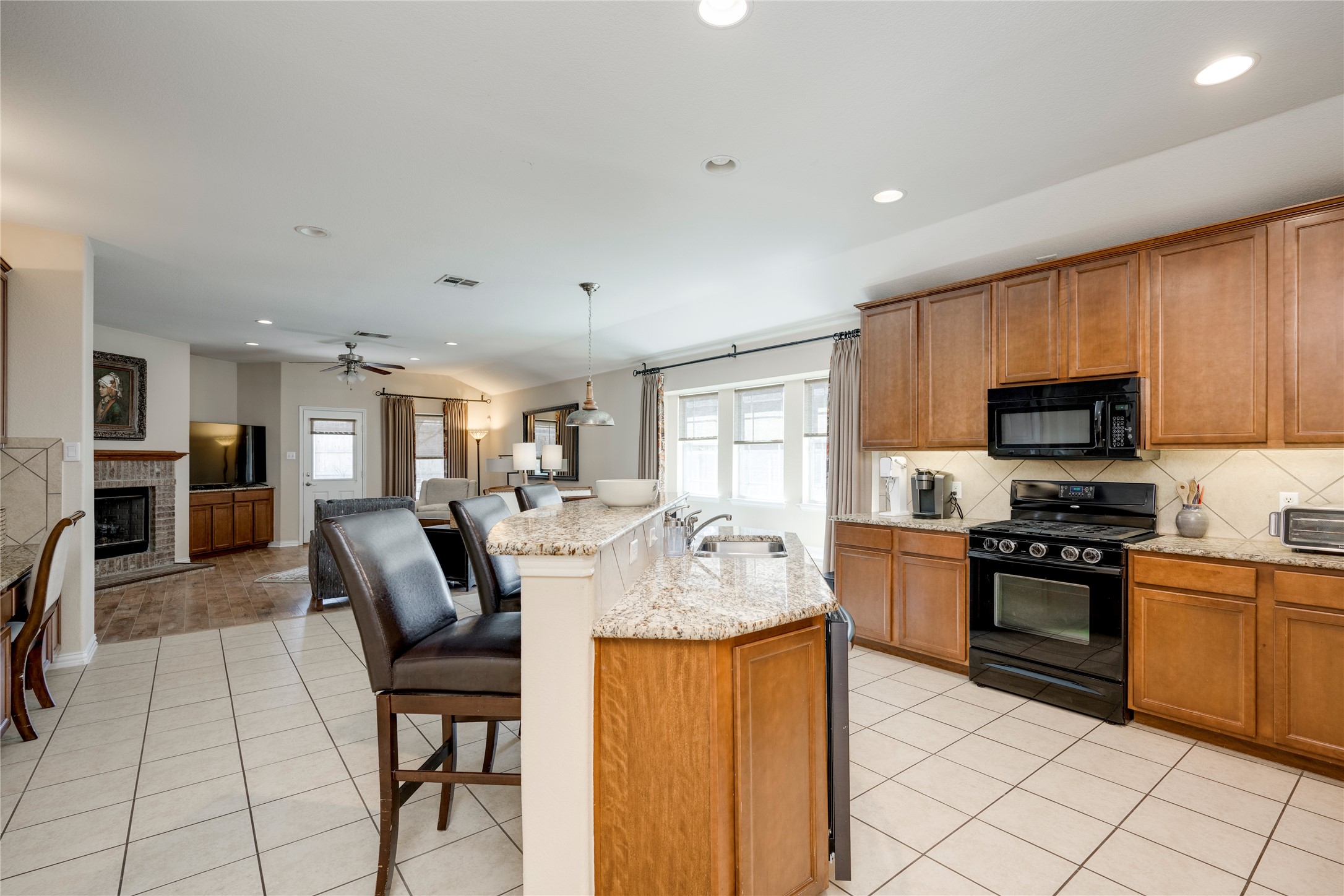 1323 Talley Loop Buda, TX 78610 - Photo 8 of 31