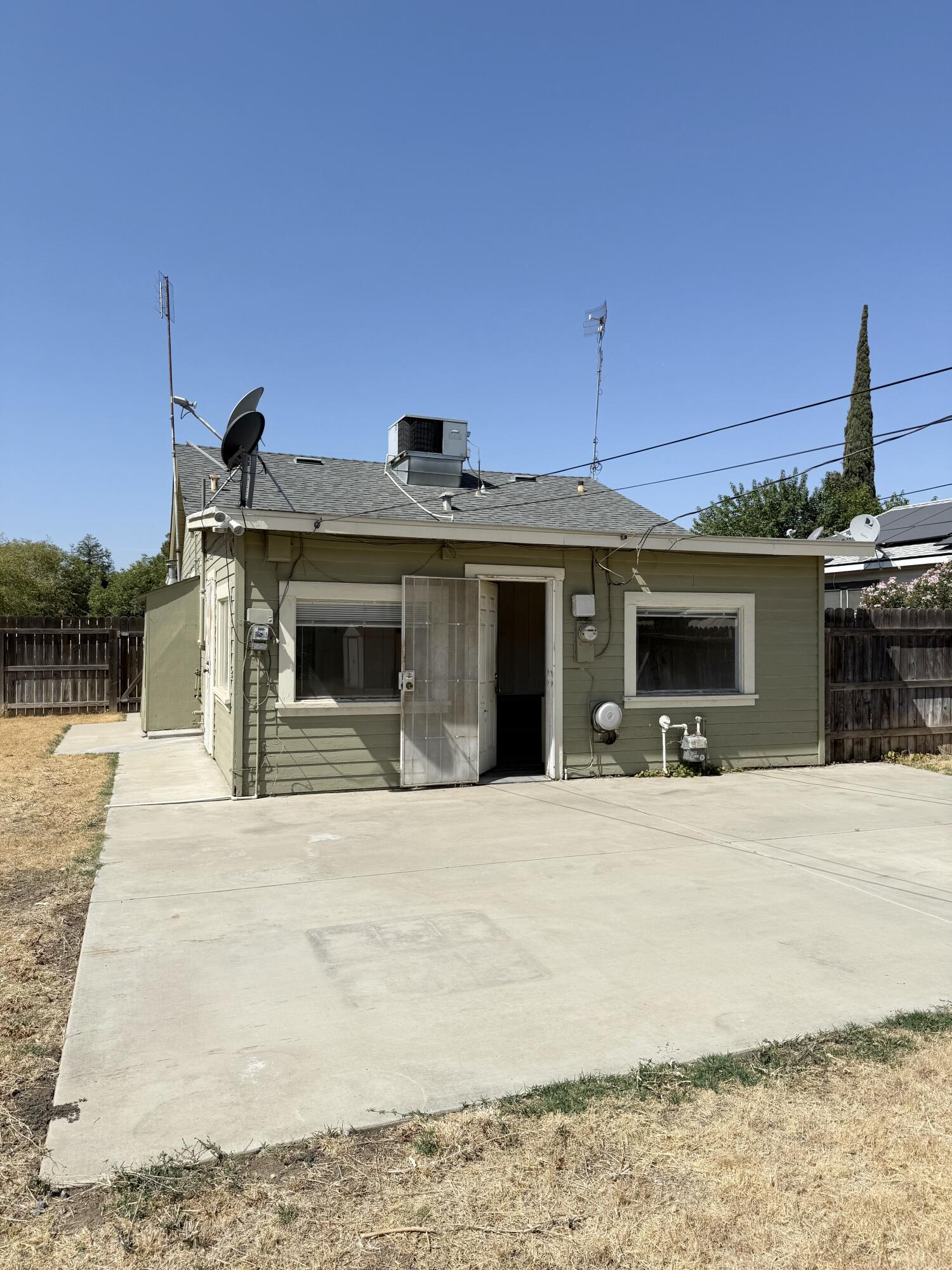 137 North H Street Exeter, CA 93221 - Photo 20 of 22 IMG_1546