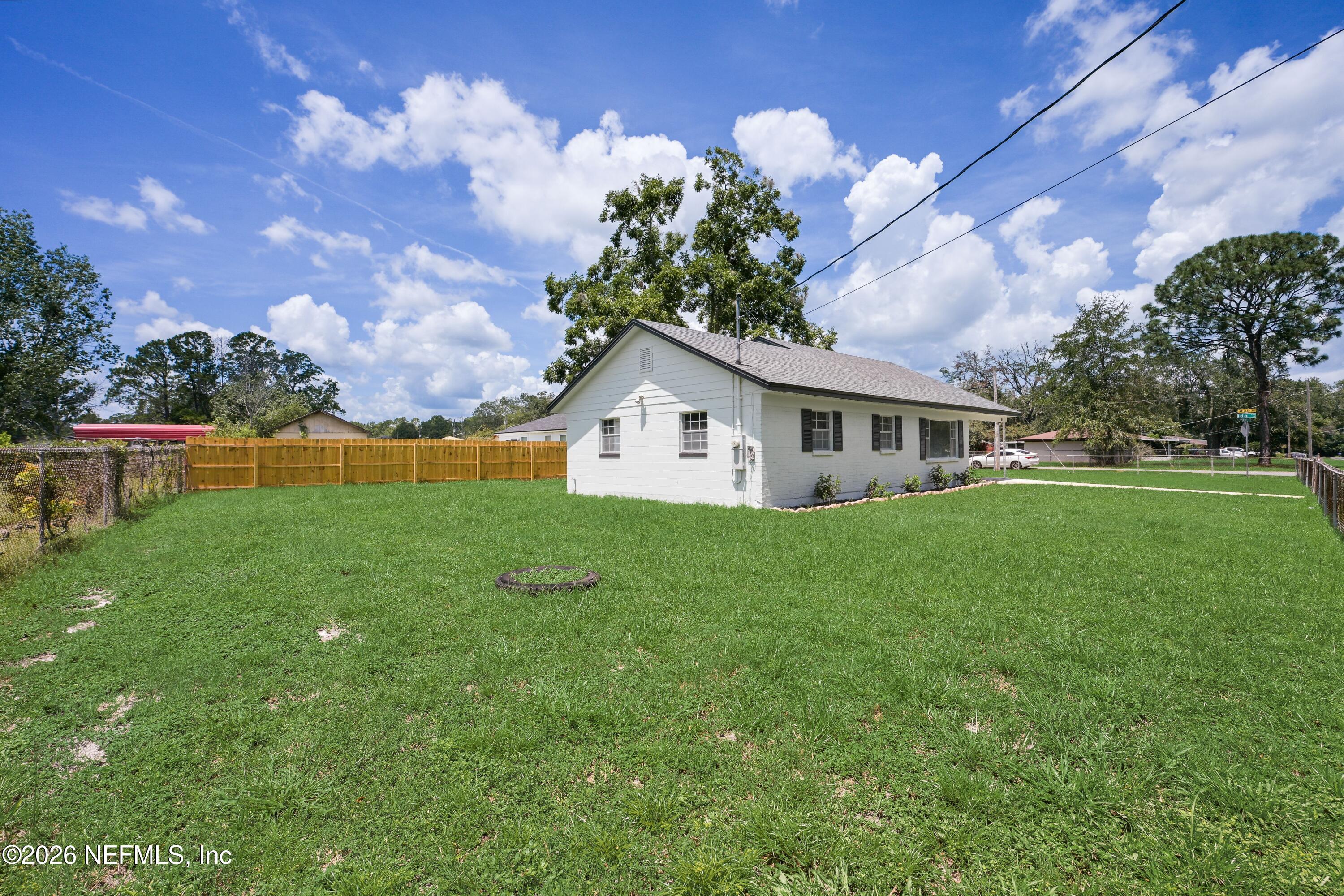 772 Alvis Rd - 001
