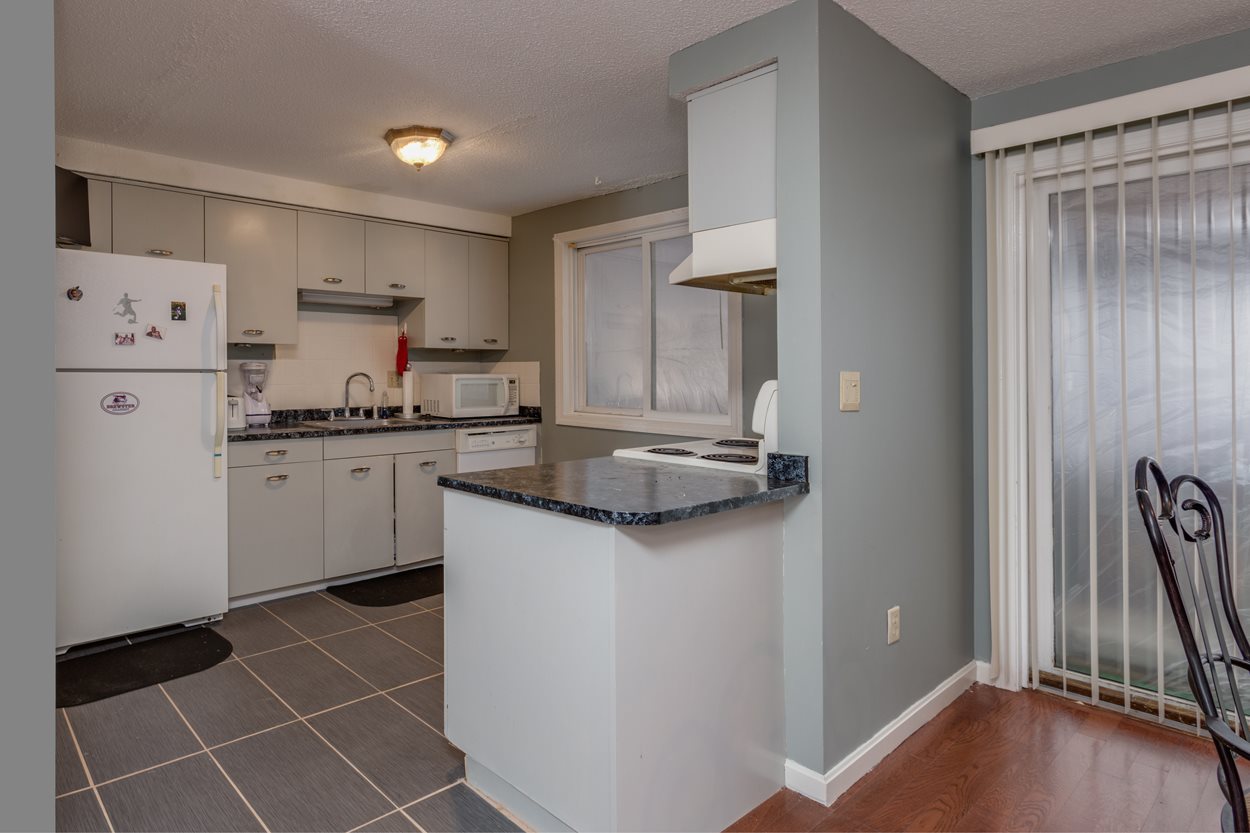 32 B Dale Road, Unit B Hooksett, NH 03106 - Photo 12 of 38