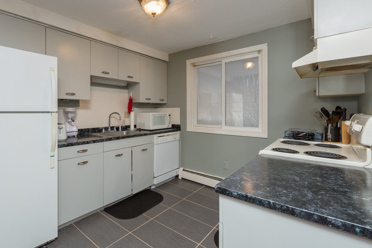 32 B Dale Road, Unit B Hooksett, NH 03106 - Photo 13 of 38