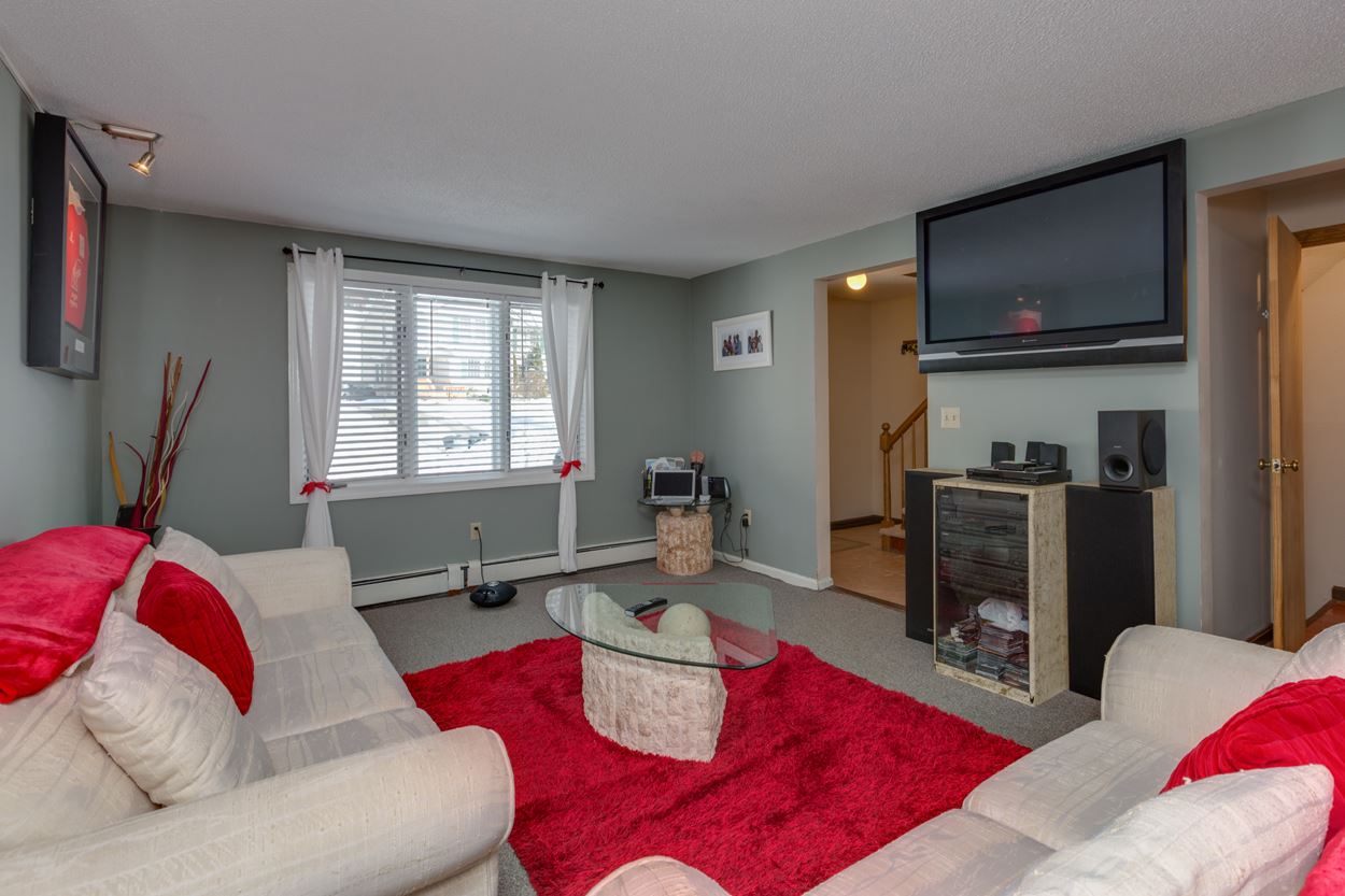 32 B Dale Road, Unit B Hooksett, NH 03106 - Photo 3 of 38