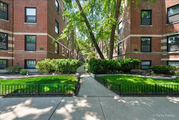 $2,060 | 726 Hinman Avenue, Unit 2W, Evanston, IL 60202