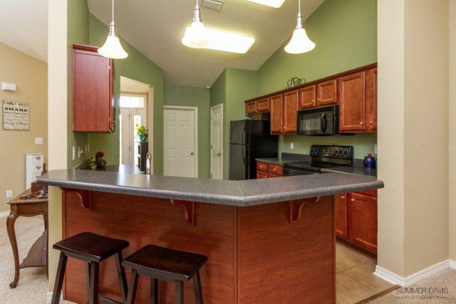 8924 Shoenight Circle Foley, AL 36535 - Photo 6 of 19 kitchen w/ bar
