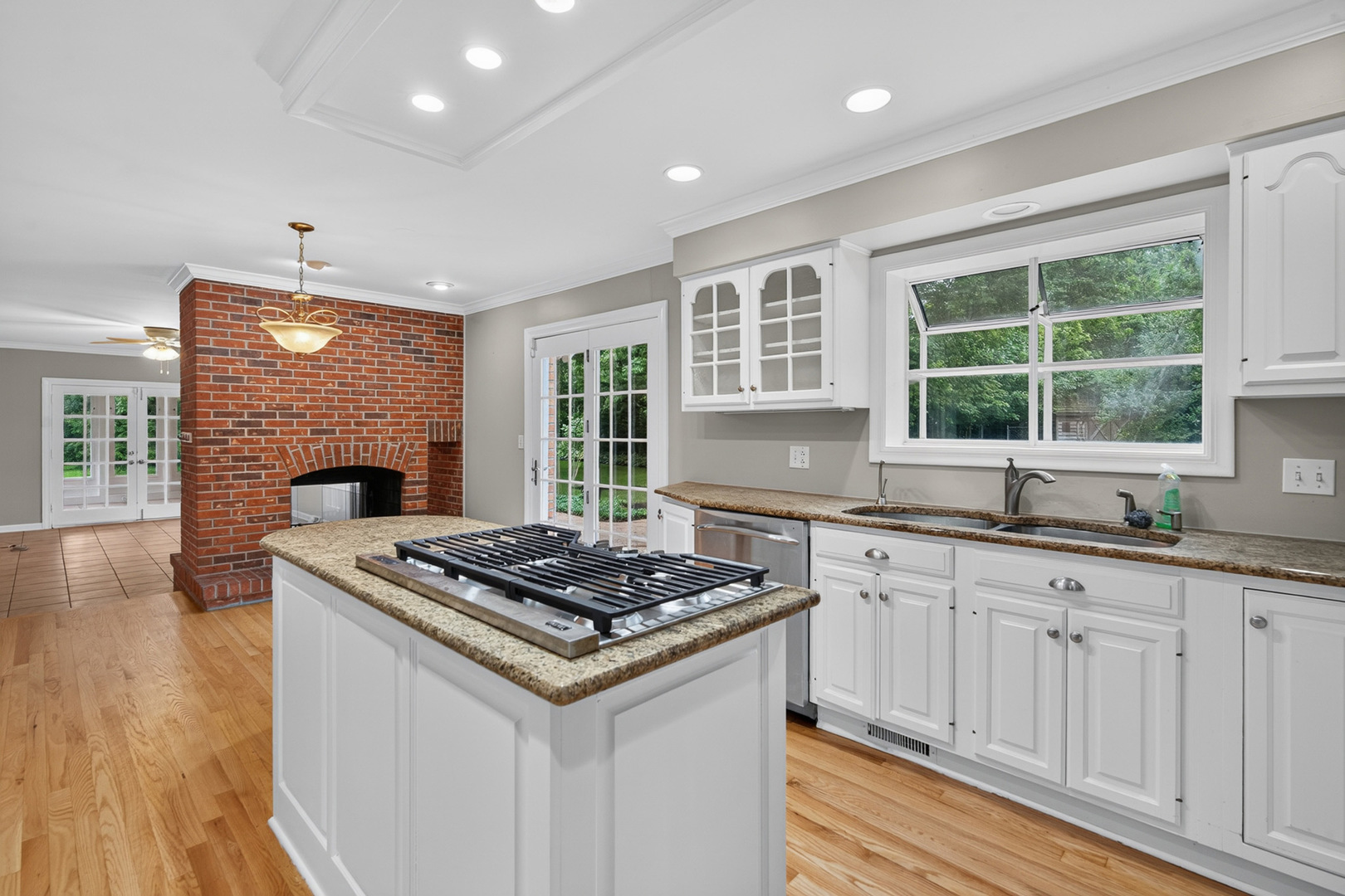 2100 Stirling Road Bannockburn, IL 60015 - Photo 6 of 48 Gallery Image 6
