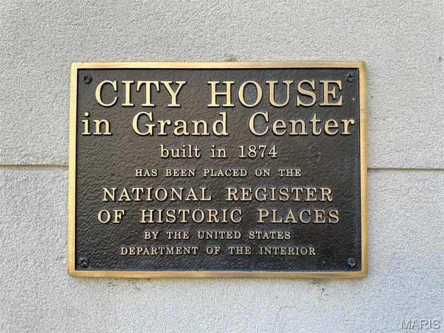 $774,000 | 3534 Washington Avenue, St. Louis, MO 63103