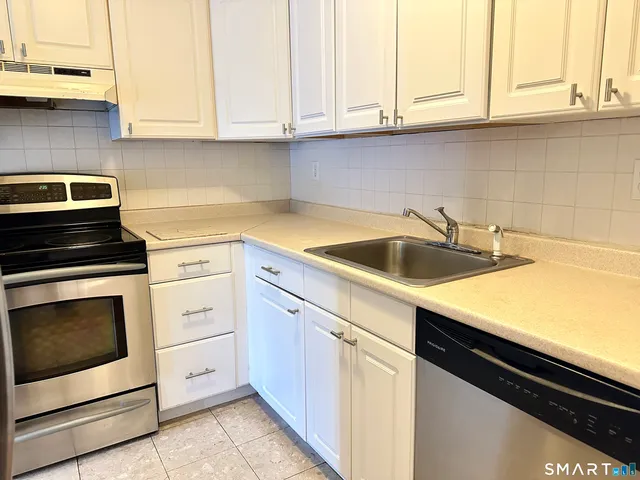 $3,100 | 168 Belltown Road, Unit 30, Stamford, CT 06905