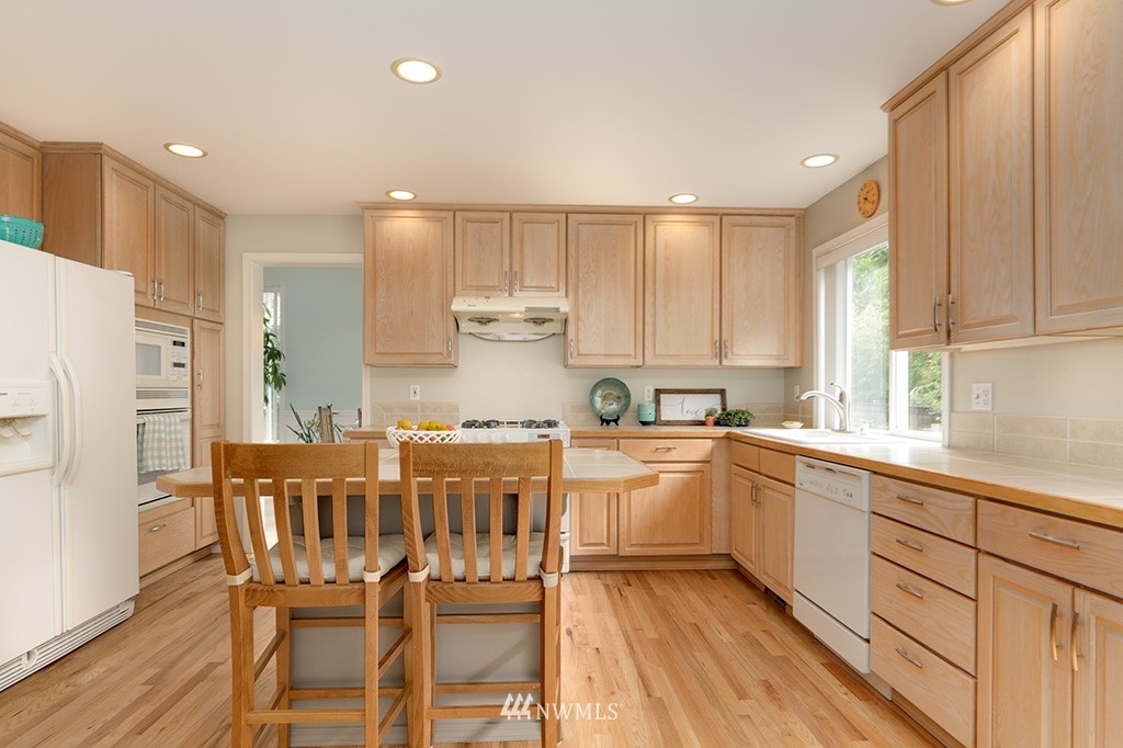 114 198th Place Southwest Bothell, WA 98012 - Photo 9 of 25