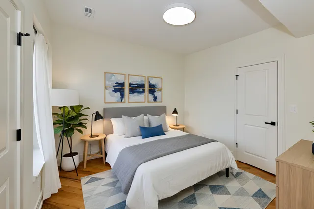 $3,995 | 5200 North Winthrop Avenue, Unit 2S, Chicago, IL 60640