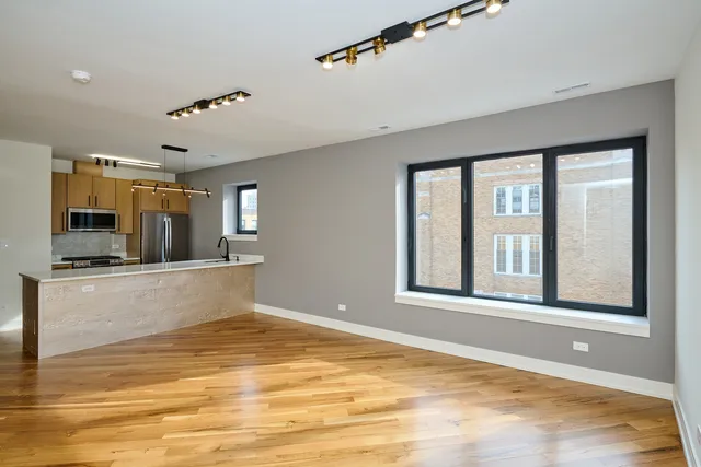 $3,995 | 5200 North Winthrop Avenue, Unit 2S, Chicago, IL 60640