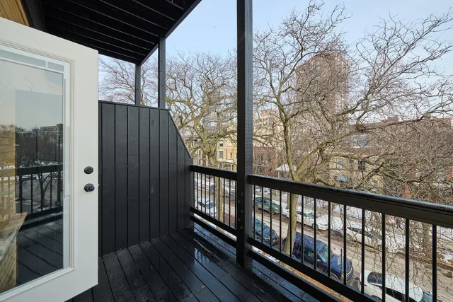 $3,995 | 5200 North Winthrop Avenue, Unit 2S, Chicago, IL 60640