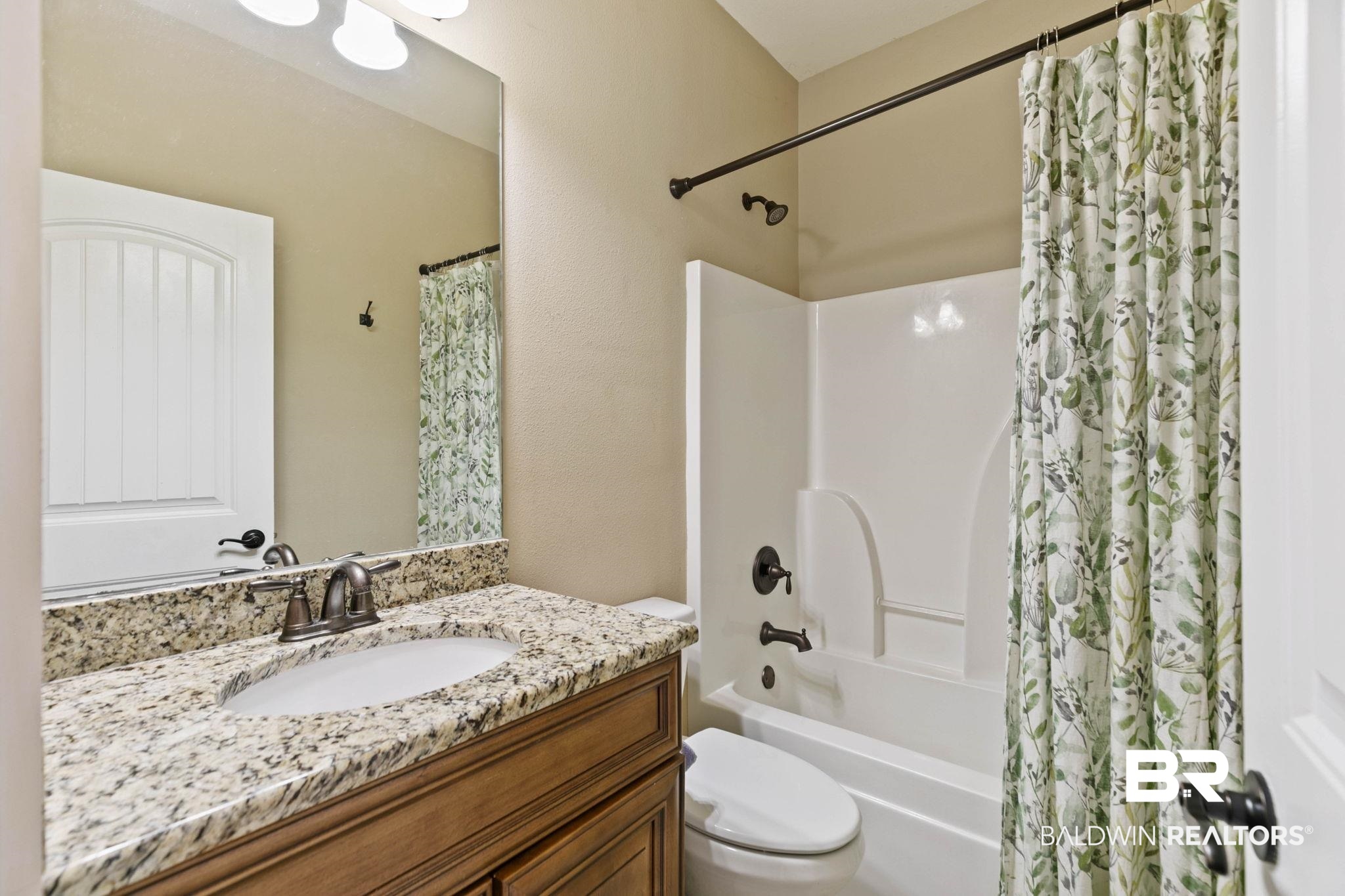8735 Bainbridge Drive Daphne, AL 36526 - Photo 28 of 38