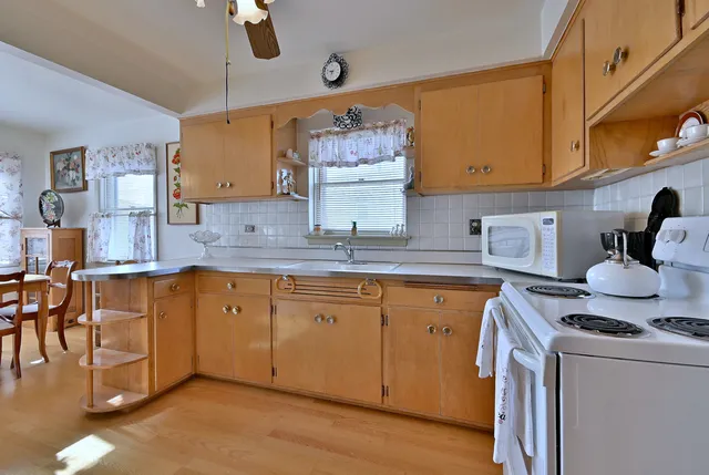 $499,000 | 7421 West Oakton Street, Niles, IL 60714