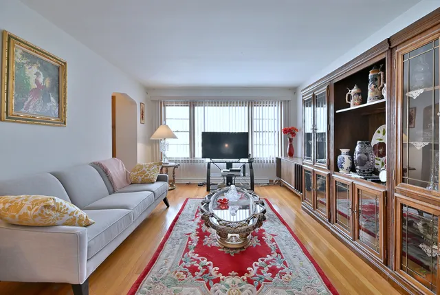 $499,000 | 7421 West Oakton Street, Niles, IL 60714