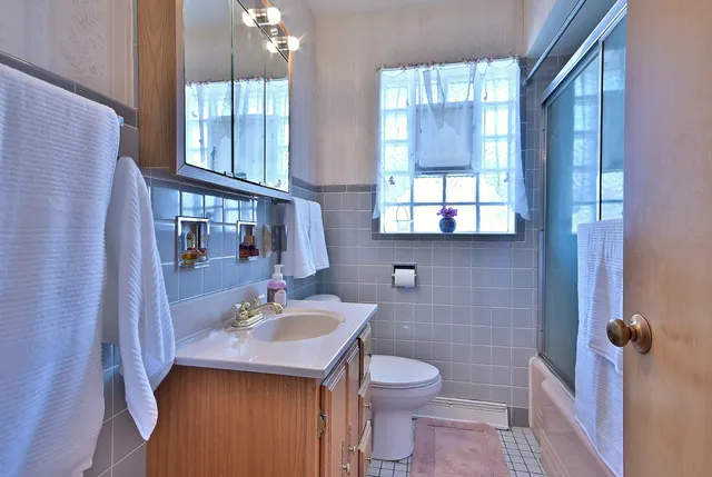 $499,000 | 7421 West Oakton Street, Niles, IL 60714