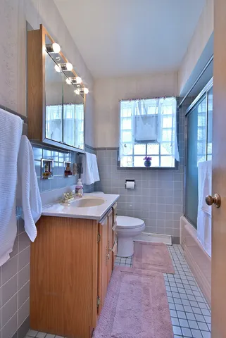 $499,000 | 7421 West Oakton Street, Niles, IL 60714