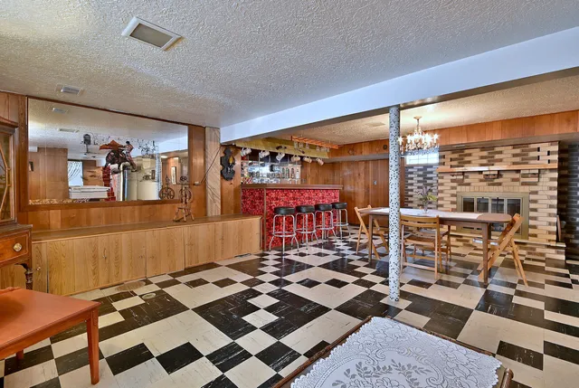 $499,000 | 7421 West Oakton Street, Niles, IL 60714