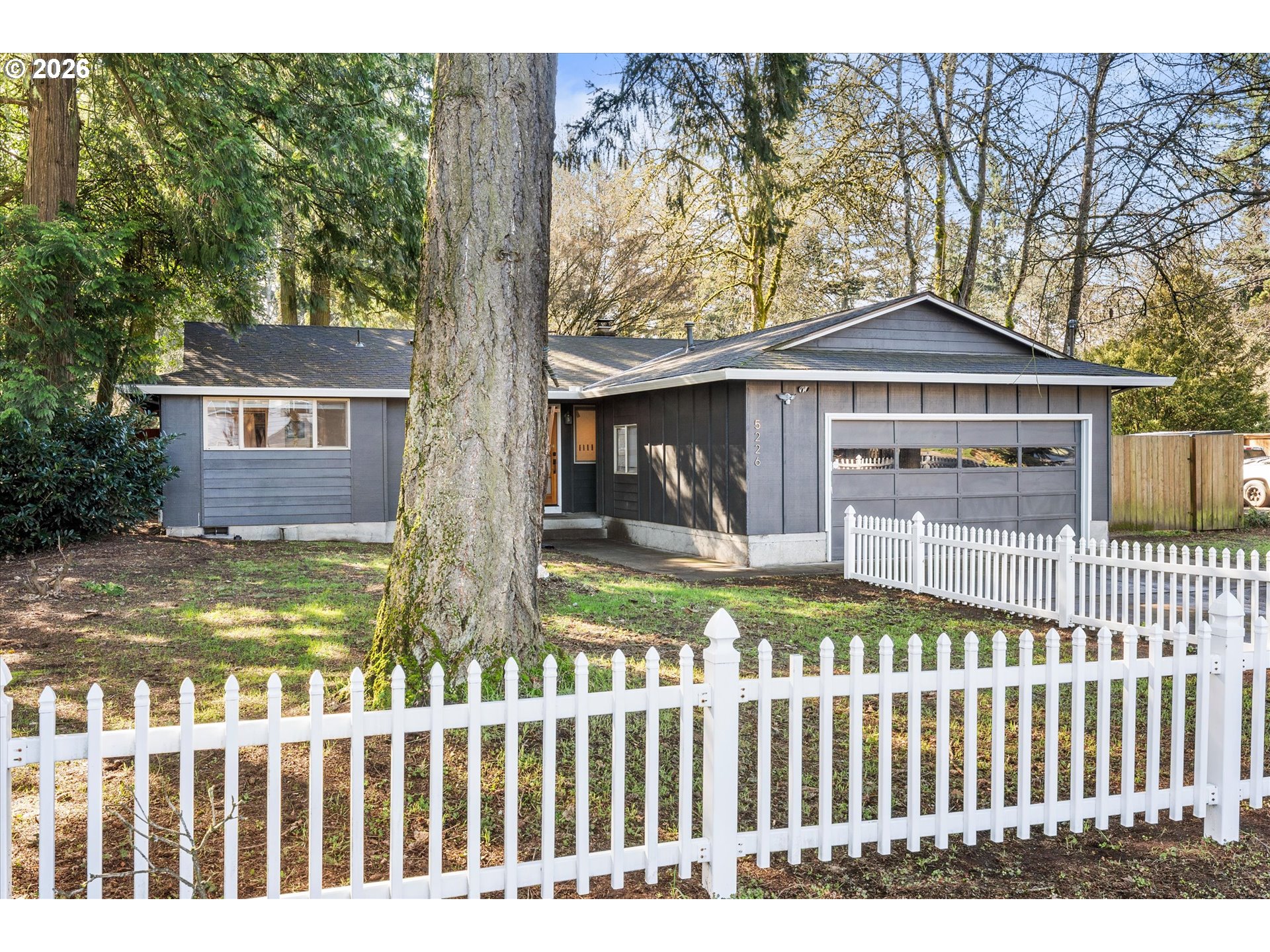 5226 Southwest Taylors Ferry Road Portland, OR 97219 - Photo 3 of 30 Gallery Image 3