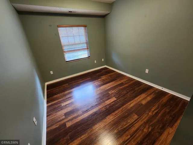 $285,000 | 619 Southeast 8th Street, Unit 103, Minneapolis, MN 55414