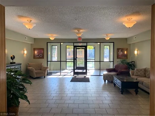 $285,000 | 619 Southeast 8th Street, Unit 103, Minneapolis, MN 55414