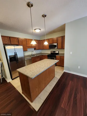 $285,000 | 619 Southeast 8th Street, Unit 103, Minneapolis, MN 55414