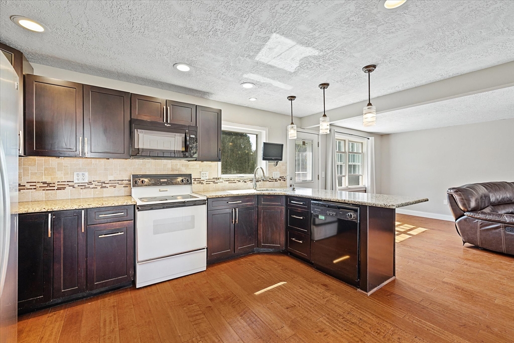 30 Rising Street Agawam, MA 01030 - Photo 6 of 41 Gallery Image 6