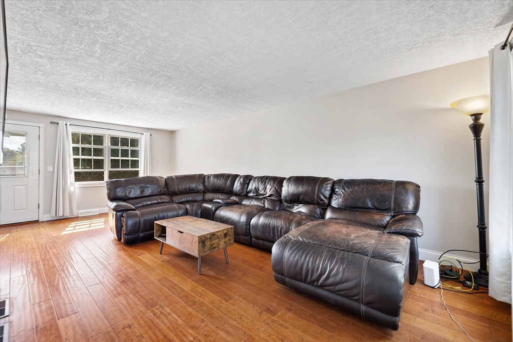 30 Rising Street Agawam, MA 01030 - Photo 10 of 41 Gallery Image 10