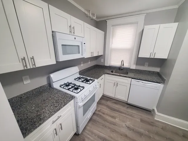 $2,000 | 738 Washington Street, Unit 19, Norwood, MA 02062