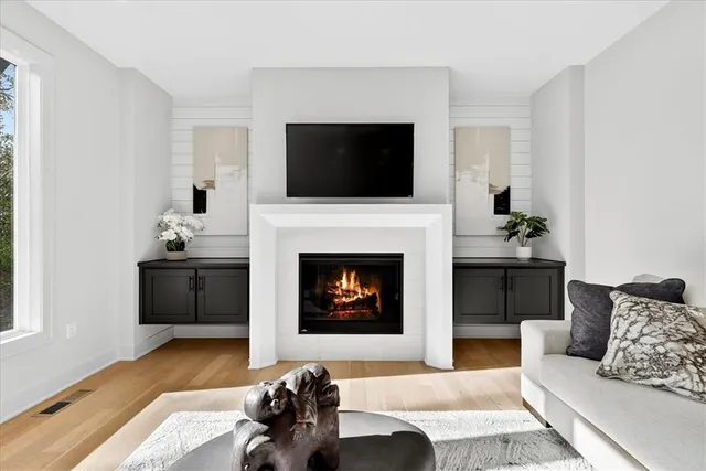 $450,000 | 6448 Northwest Cross Road, Parkville, MO 64152