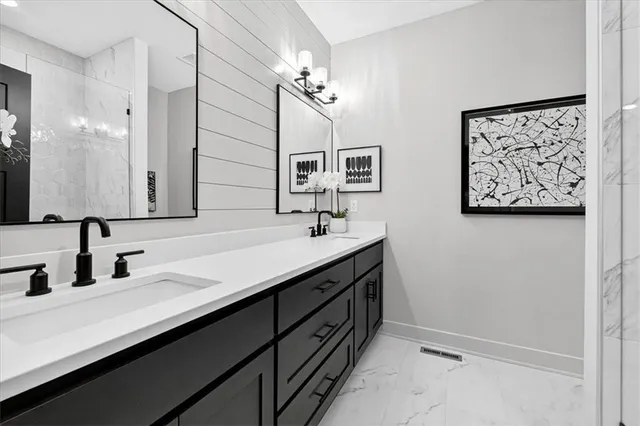 $450,000 | 6448 Northwest Cross Road, Parkville, MO 64152