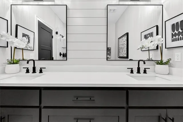 $450,000 | 6448 Northwest Cross Road, Parkville, MO 64152