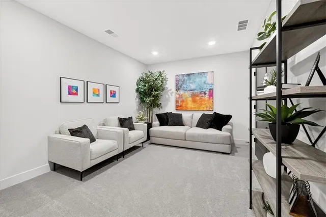 $450,000 | 6448 Northwest Cross Road, Parkville, MO 64152