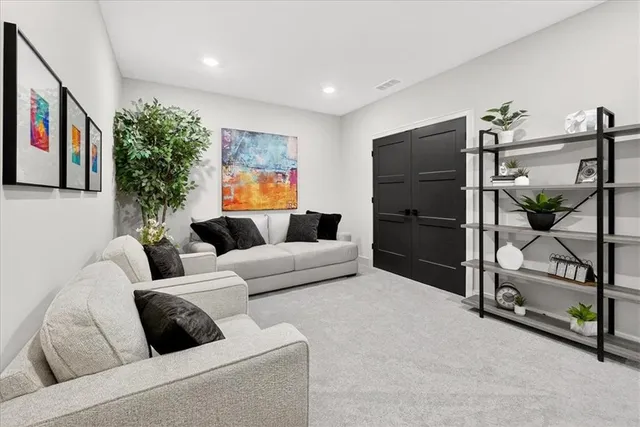 $450,000 | 6448 Northwest Cross Road, Parkville, MO 64152