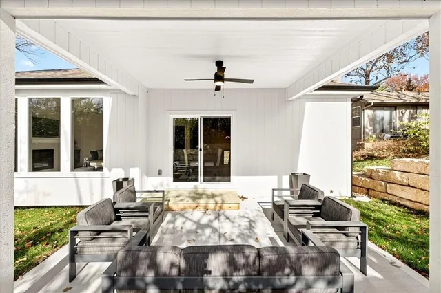 $450,000 | 6448 Northwest Cross Road, Parkville, MO 64152