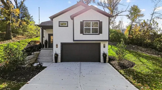 $450,000 | 6448 Northwest Cross Road, Parkville, MO 64152