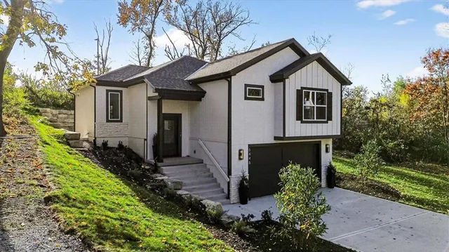 $450,000 | 6448 Northwest Cross Road, Parkville, MO 64152