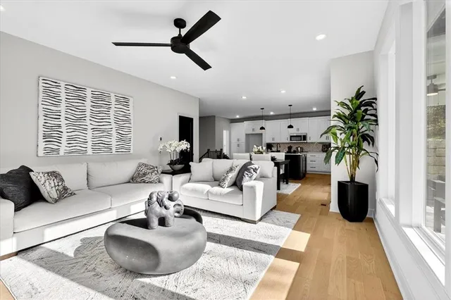 $450,000 | 6448 Northwest Cross Road, Parkville, MO 64152