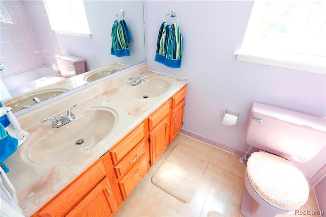 19463 Merriman Road Livonia, MI 48152 - Photo 35 of 51 _I0A5971.JPG
