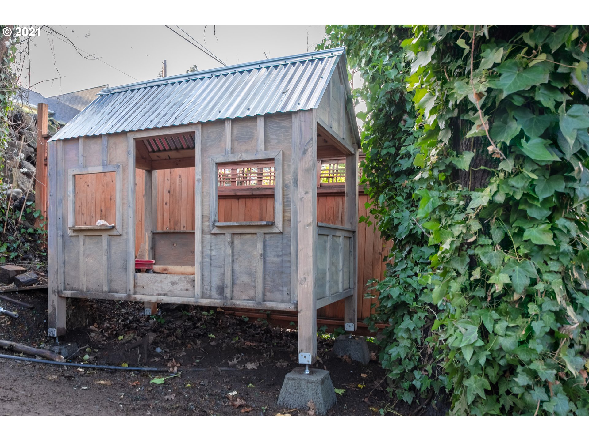 1223 State Street Hood River, OR 97031 - Photo 27 of 32