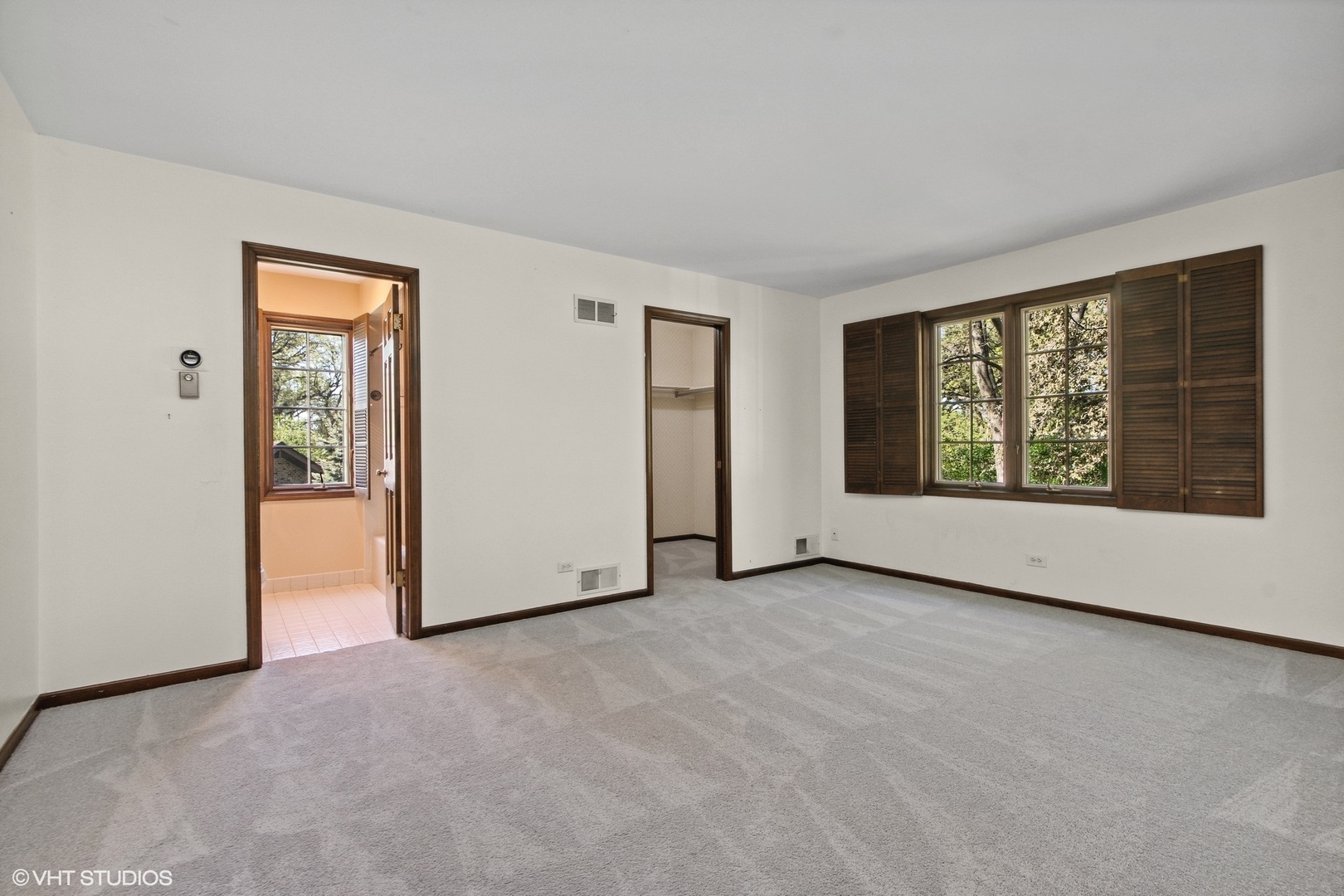 511 Aberdeen Road Frankfort, IL 60423 - Photo 26 of 48 an empty room with windows
