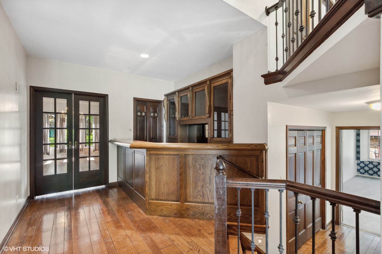 511 Aberdeen Road Frankfort, IL 60423 - Photo 32 of 48 a view of an entryway with wooden floor and door