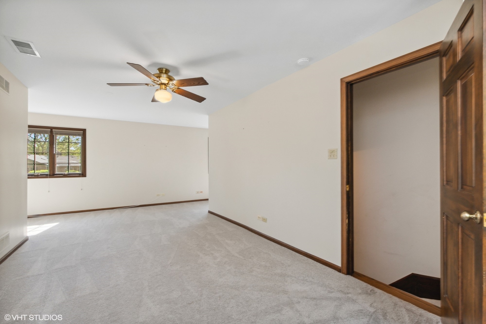 511 Aberdeen Road Frankfort, IL 60423 - Photo 39 of 48 a view of an empty room with a window