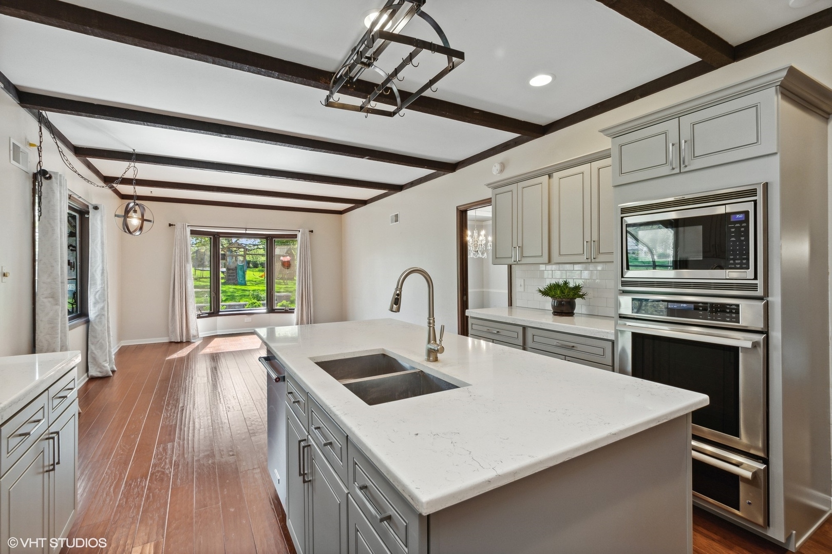 511 Aberdeen Road Frankfort, IL 60423 - Photo 6 of 48 a kitchen with granite countertop a stove and a sink