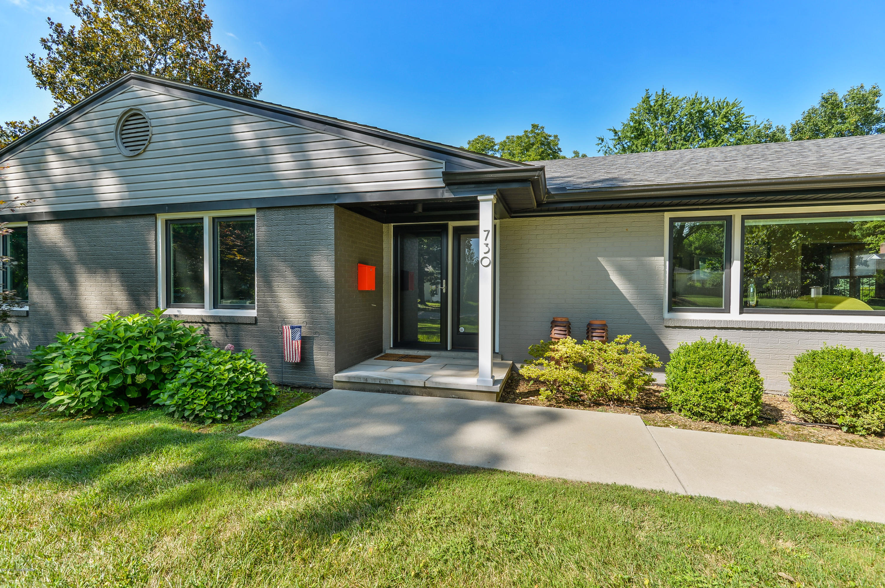 730 Wicklow Road Louisville, KY 40207 - Photo 8 of 54 008 - 20200807 2145