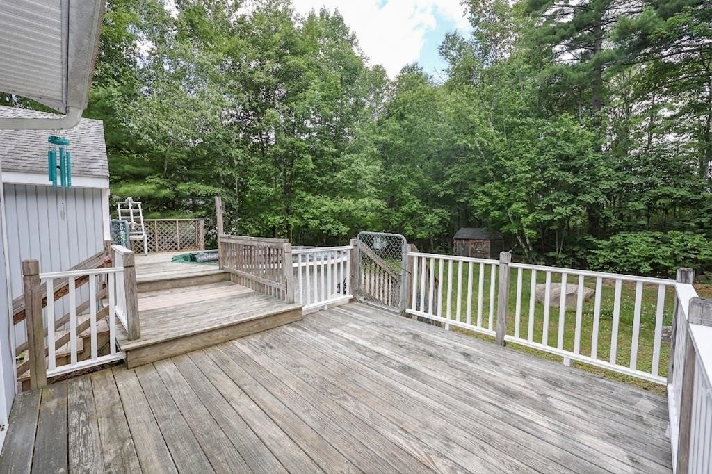 60 Farmer Road Hooksett, NH 03106 - Photo 4 of 16