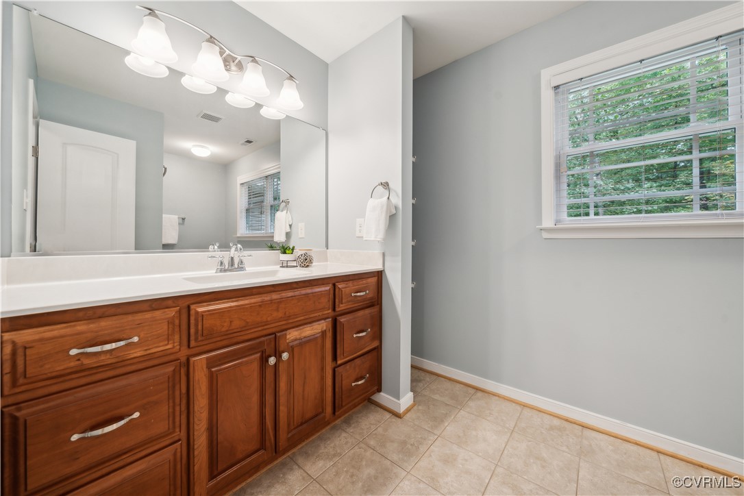 17300 Creekbed Road Chesterfield, VA 23838 - Photo 34 of 49 2nd floor guest bath.