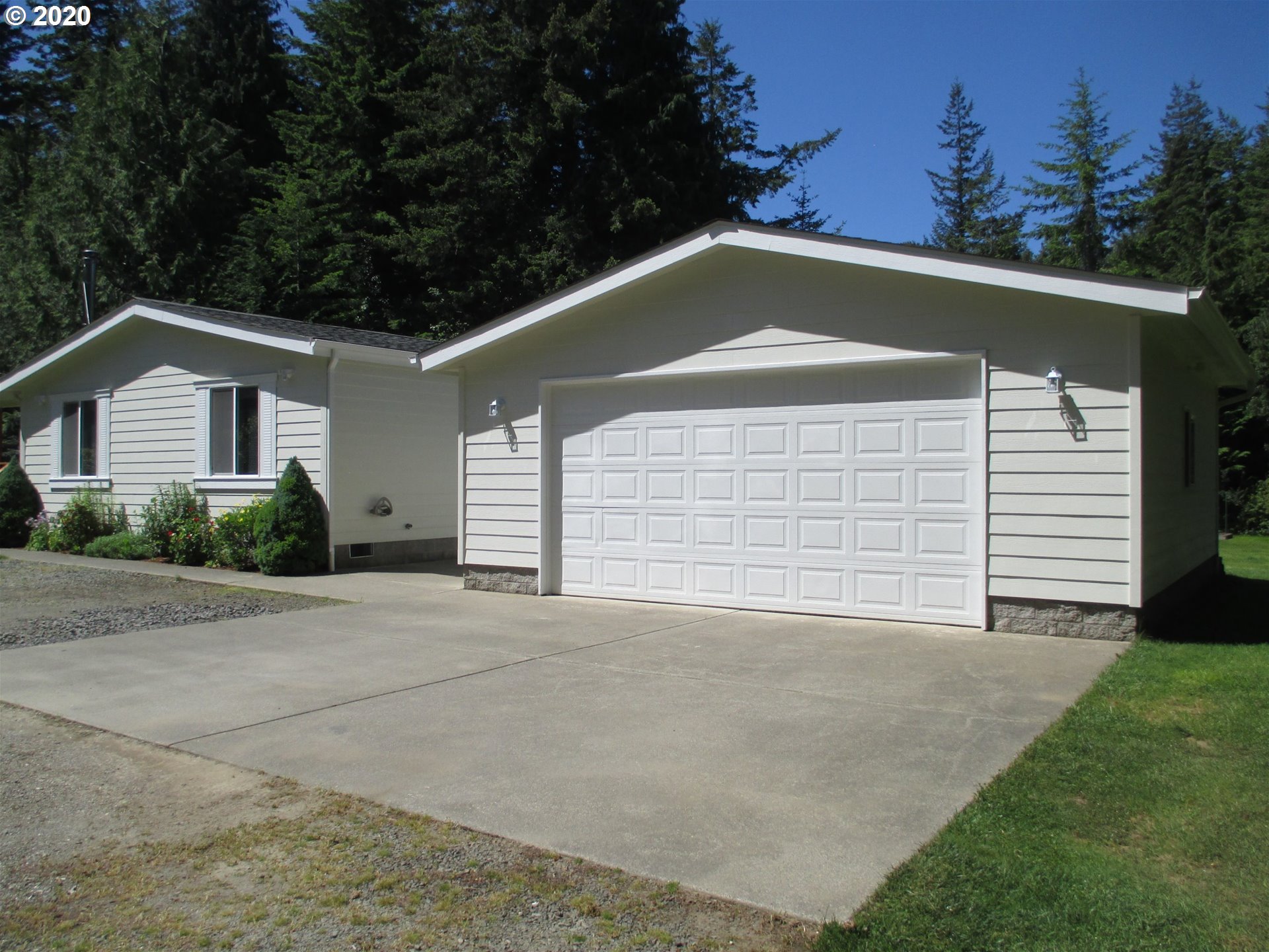 55426 Frosty Road Bandon, OR 97411 - Photo 4 of 32 Gallery Image 4