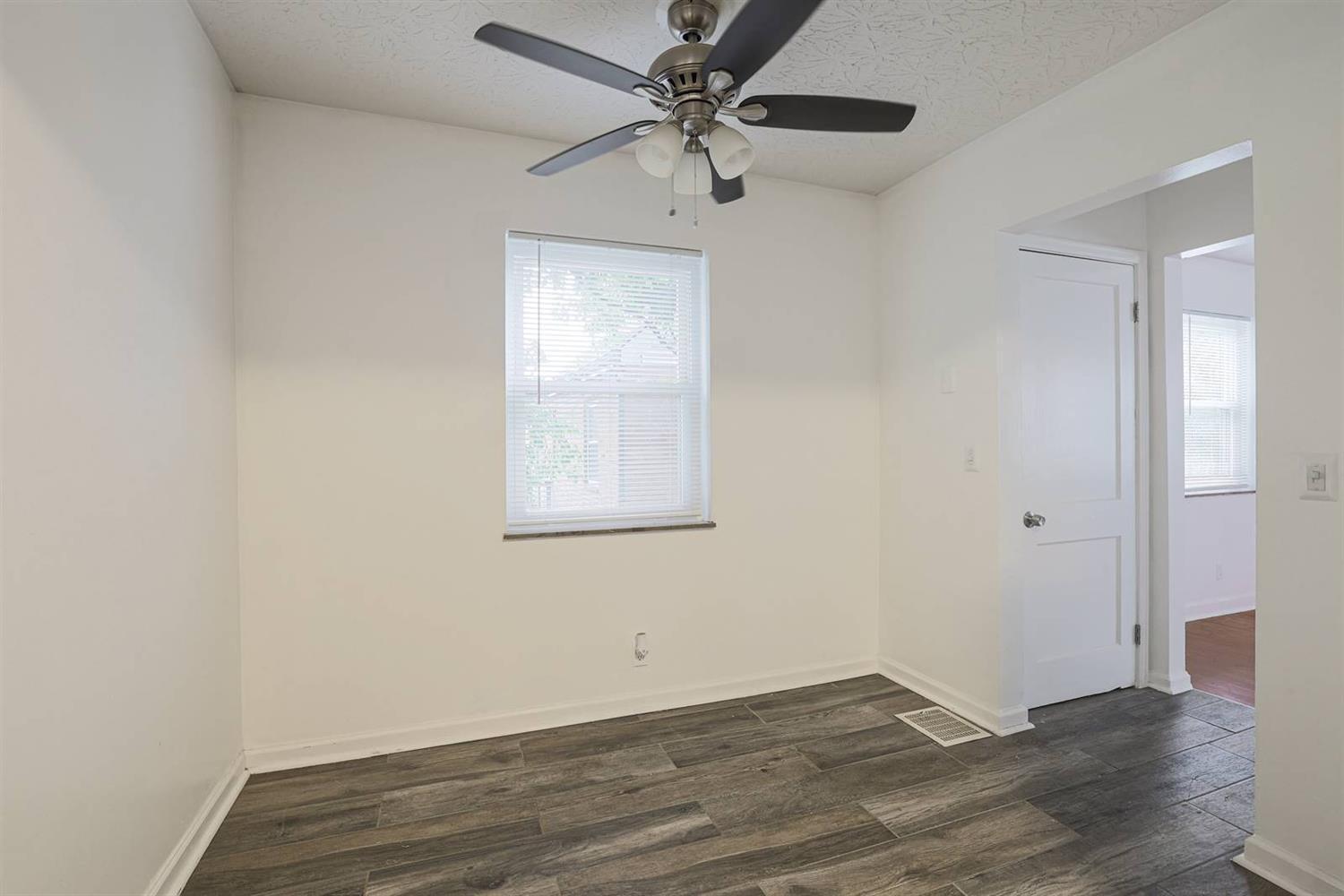 8061 Daly Road Cincinnati, OH 45224 - Photo 10 of 29