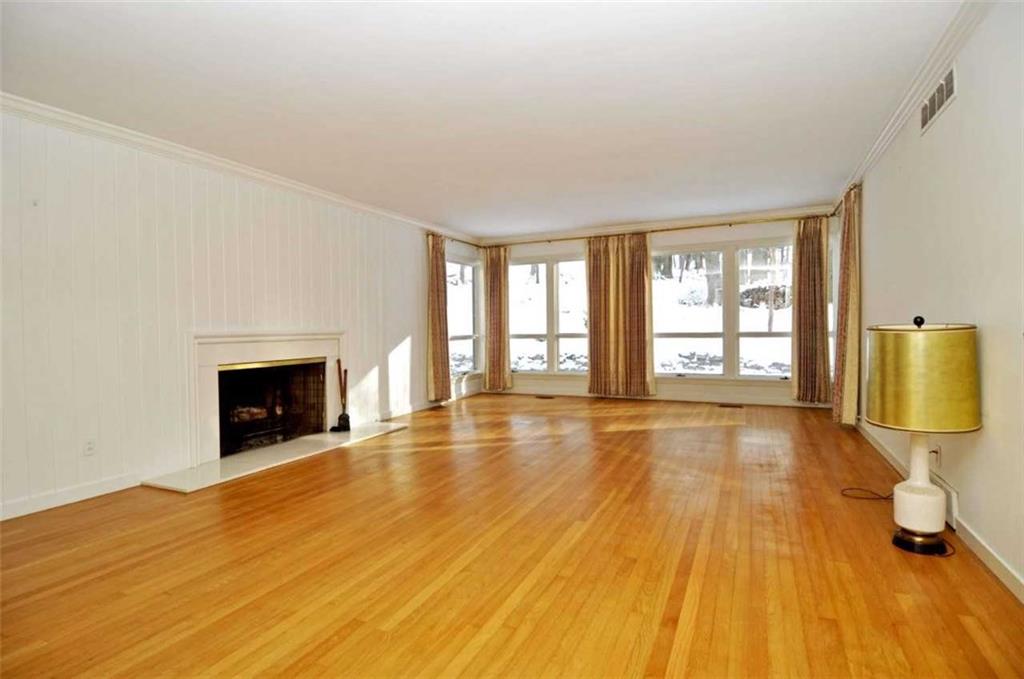 521 Fairview Road Pittsburgh, PA 15238 - Photo 7 of 18 Gallery Image 7
